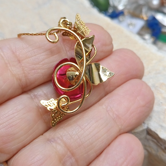 Beautiful Red Rose Enamel butterfly pendant necklace - Picture 6 of 7